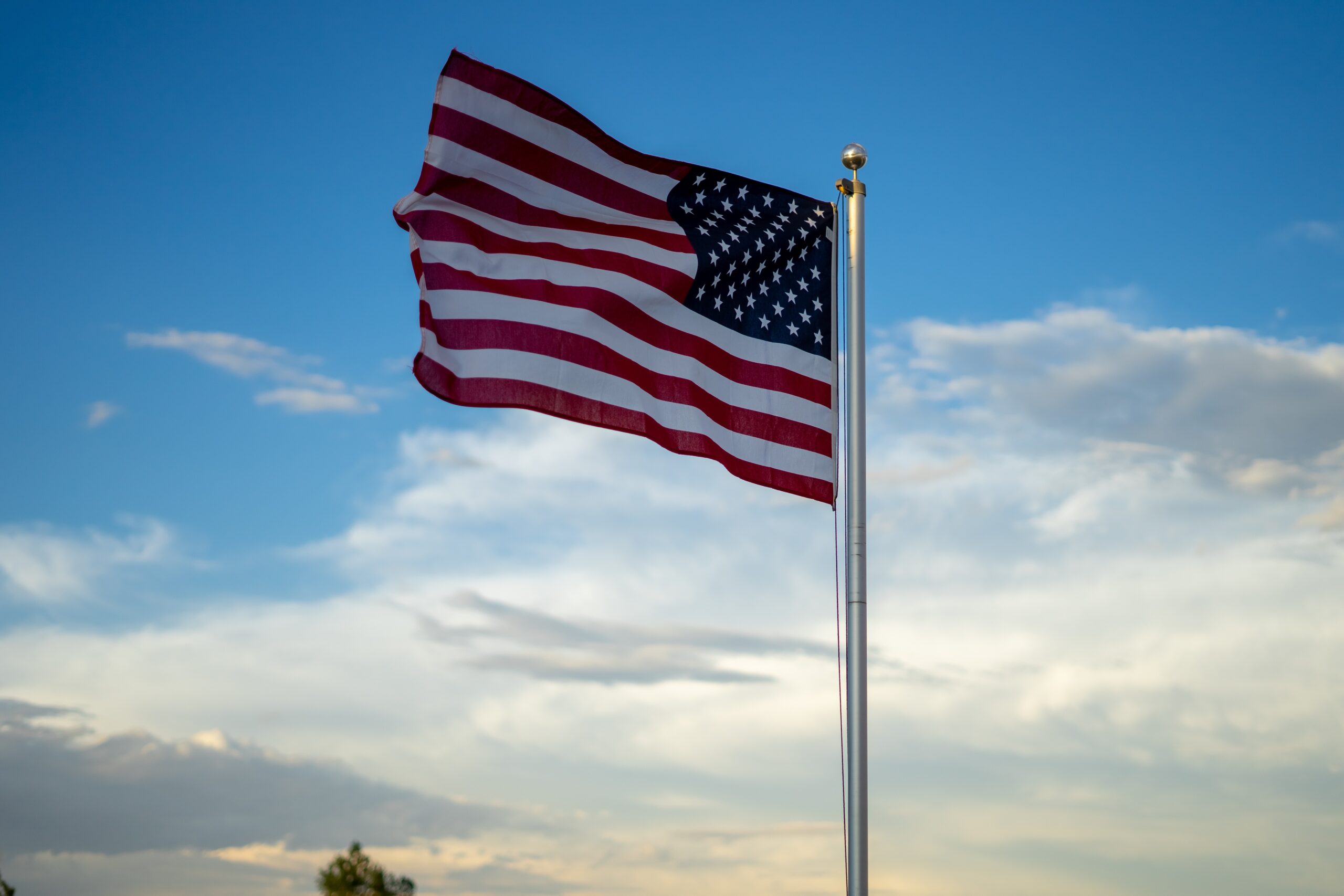 How to meet the “Original Contributions of Major Significance” criterion when applying for an O-1 visa?
